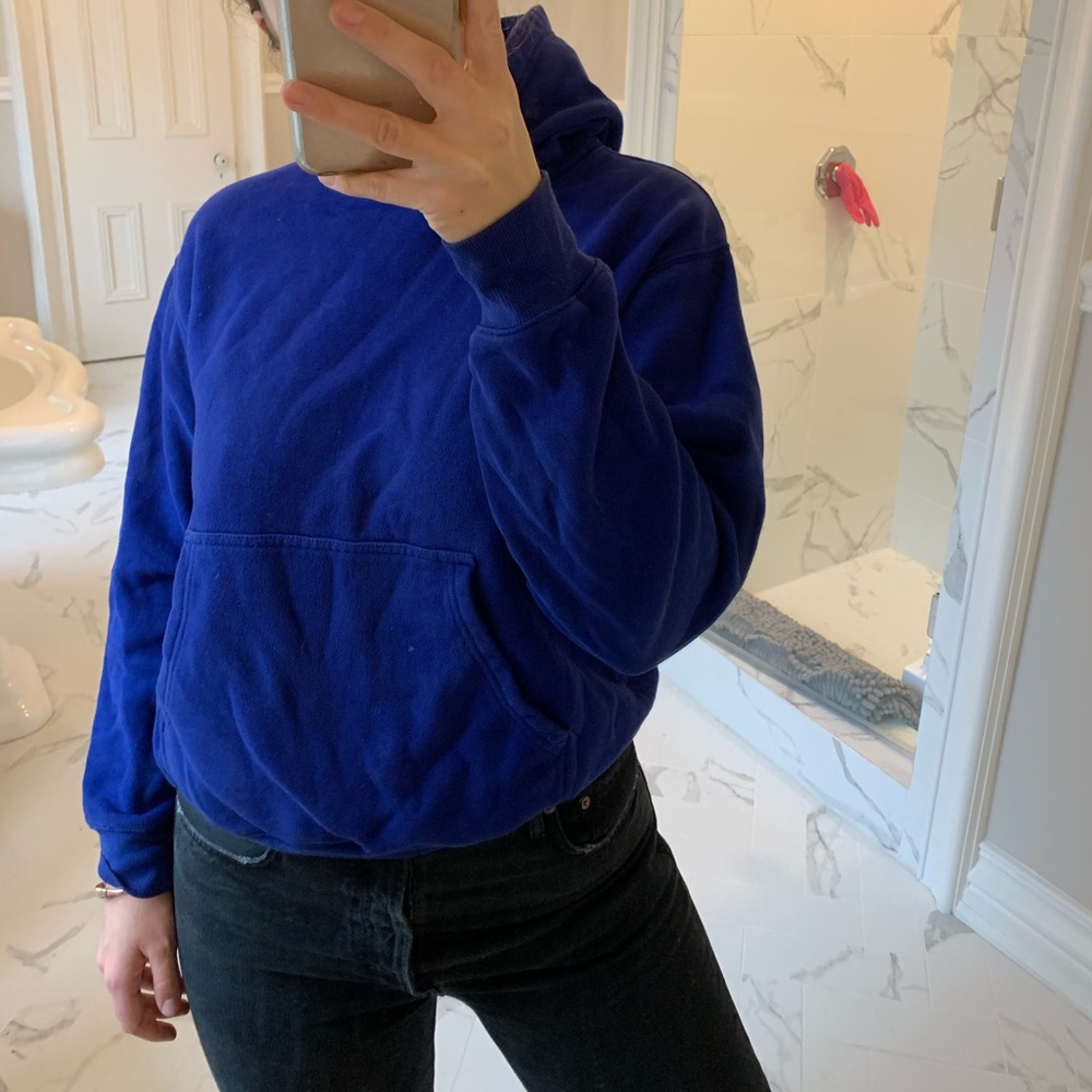 Aritzia sweater - Picture 2 of 3